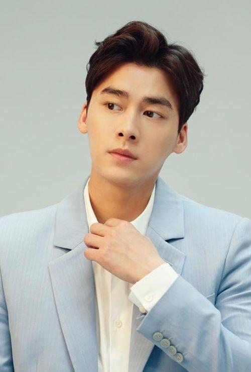 李易峰遭圈内爆料了吗  第1张